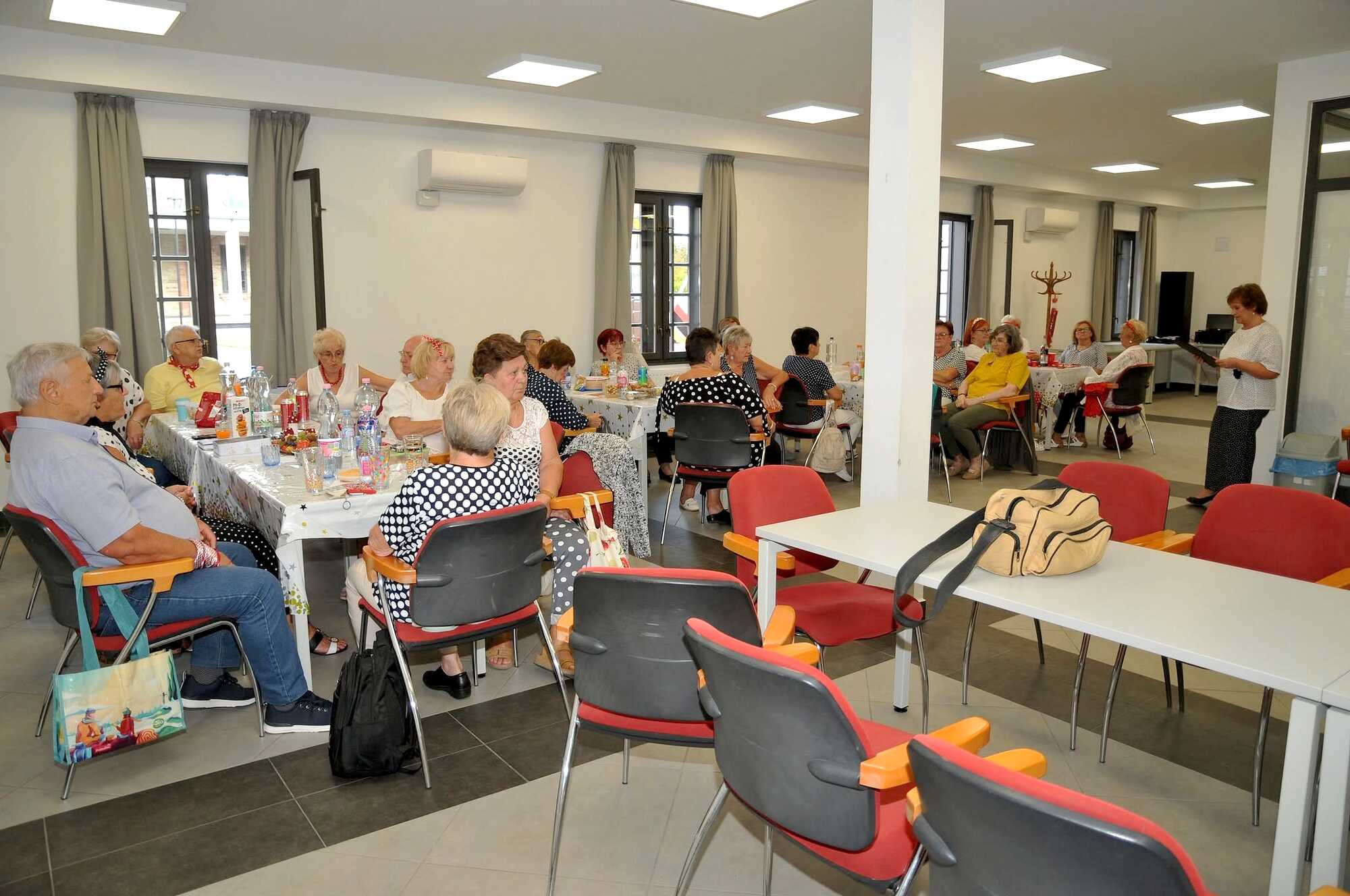 osznyito retro party mohcsop 2026.09