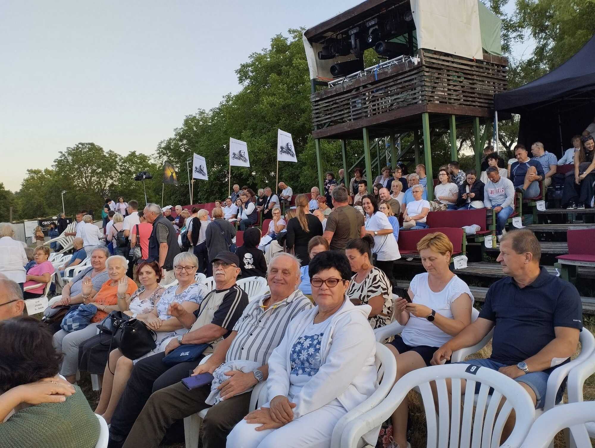 szinhaz orfu pecscsop 202607.09