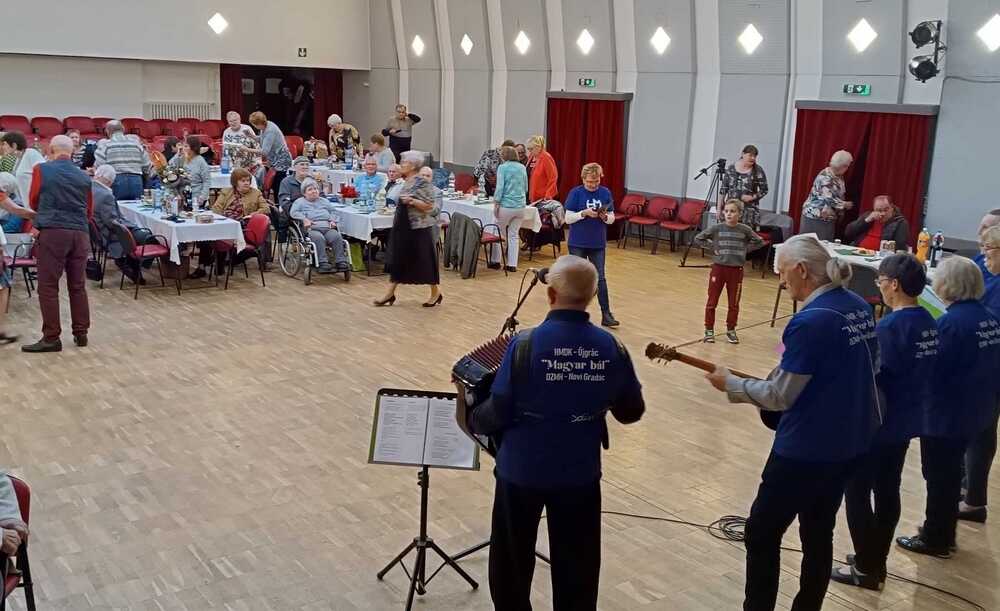 pecsvarad unnepseg 25 eves optimized