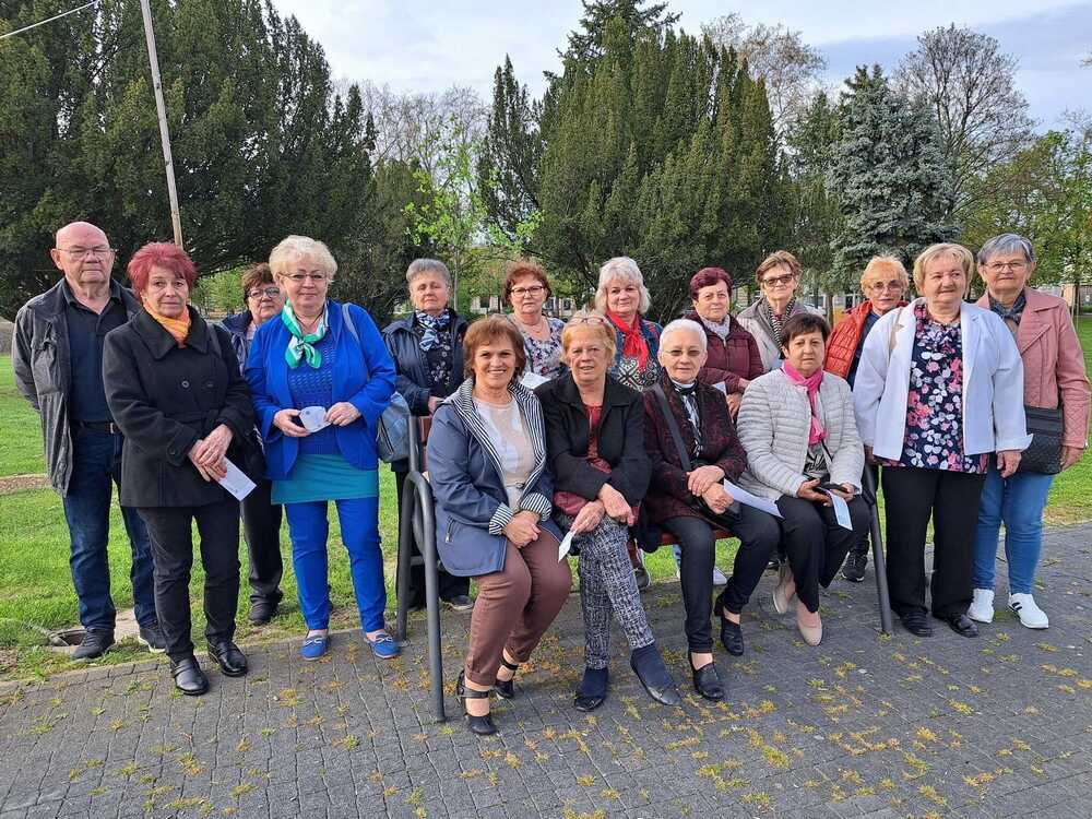 szinhazi latogatas mohcsop 2025